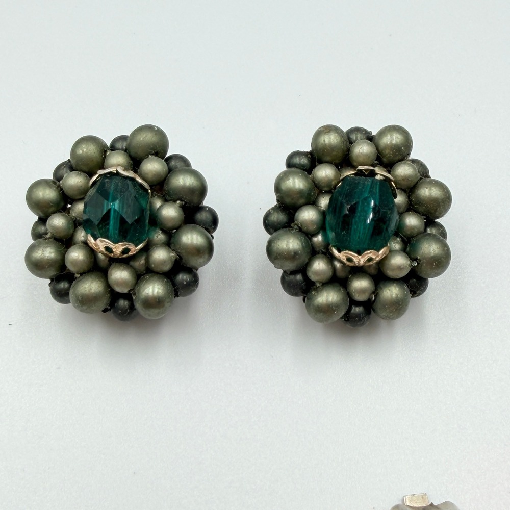 Vtg Japan Hong Kong Beaded Cluster Earrings‎ Lot 10 pairs Costume Jewelry Clip - Picture 2 of 16